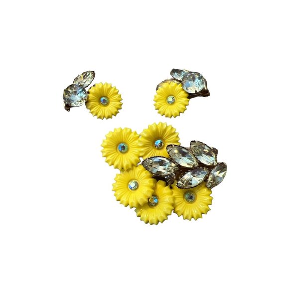 Vintage Mid Century Bright Yellow Flowers W Rhinestones Brooch & ClipOn Earrings - Picture 1 of 4